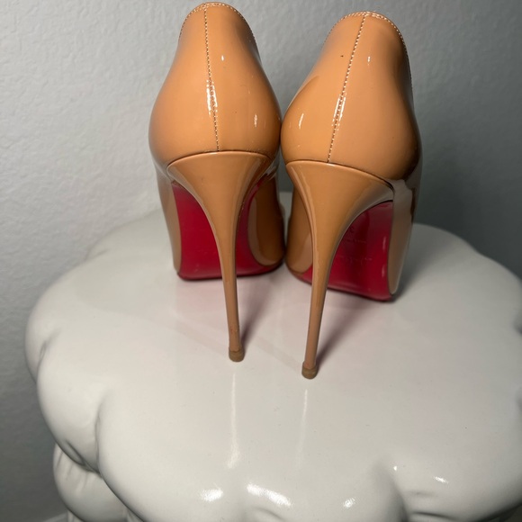 Christian Louboutin So Kate Patent Pointed Toe Pumps - Picture 4 of 15